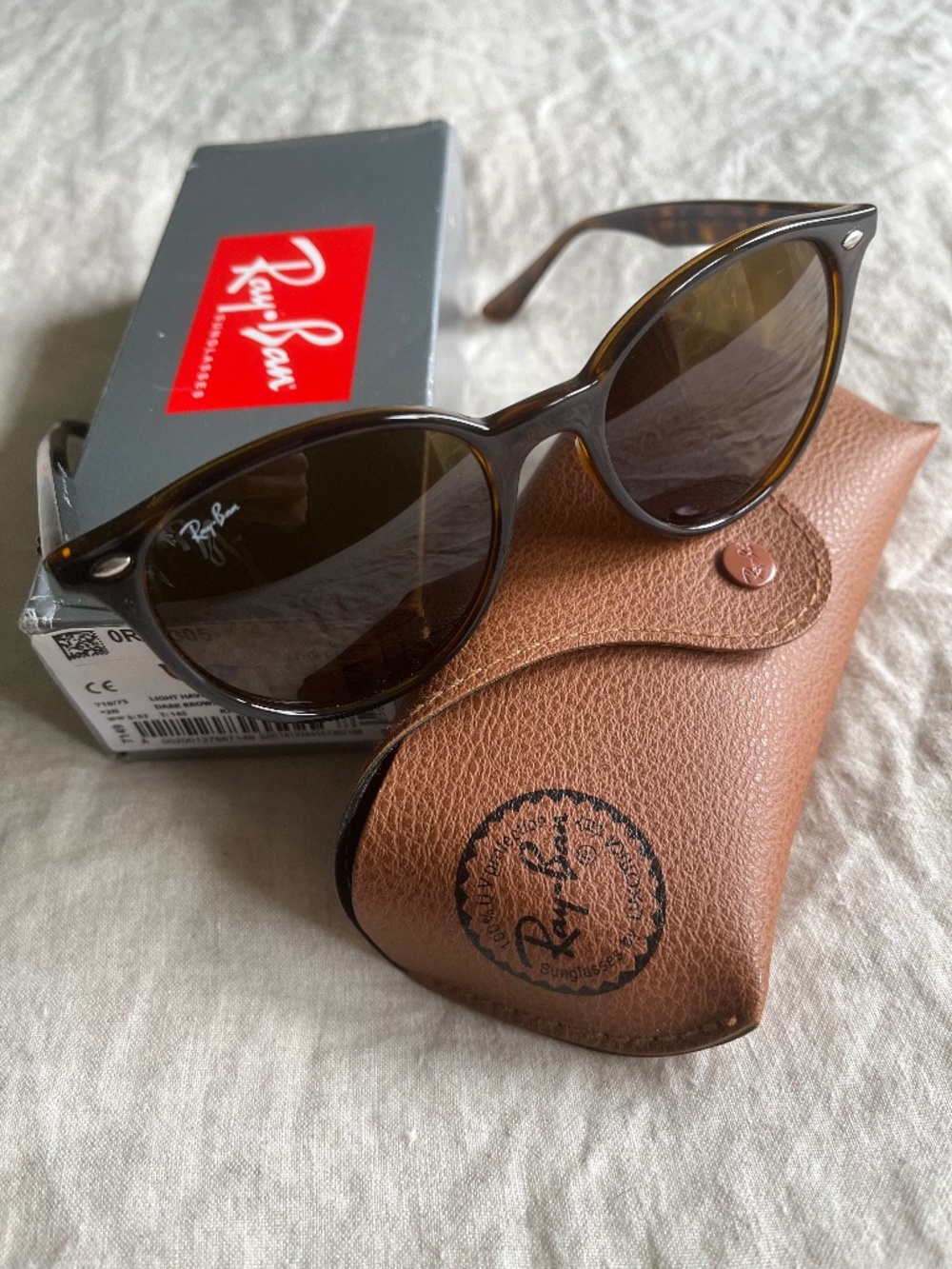 Ray-Ban RB4305
